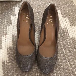 Banana republic sparkly Pump size 9 new